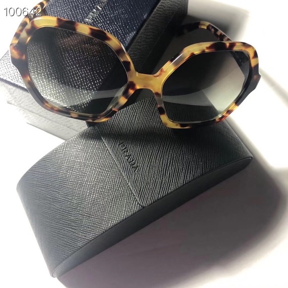 【NEW】Prada sunglasses - Picture 1 of 2